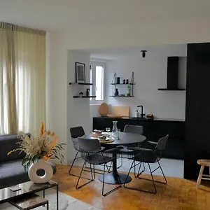 https://licht-en-luxueus-appartement-bij-het-zuid.brusselshotelsbook.com