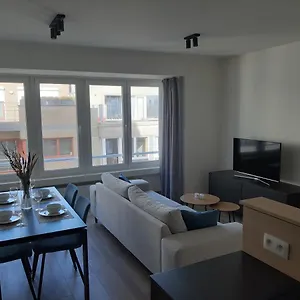 Apartment Novia - Op De Zeedijk, Parkeren Mogelijk, Ostende