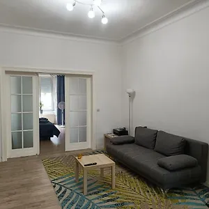 https://brussel-laken-appartement.brusselshotelsbook.com