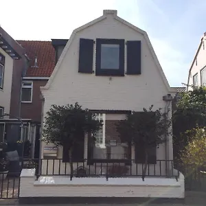 https://lilo-s-place.zandvoort-hotels.com